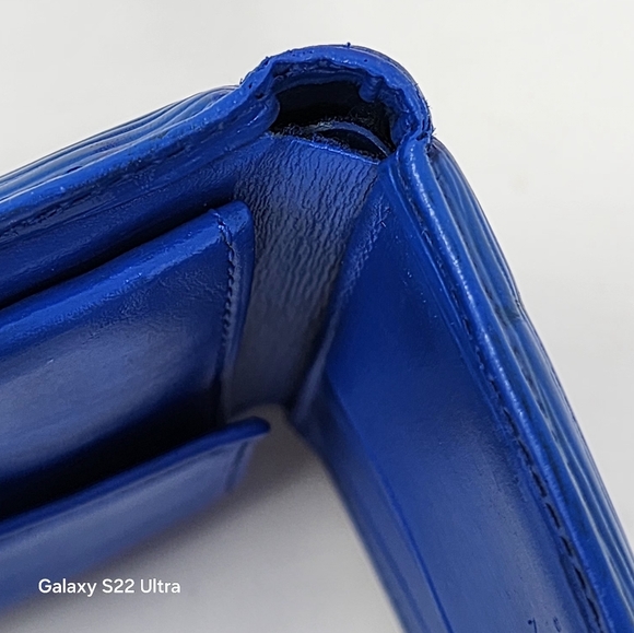 LV EPI LEATHER MEN'S WALLET - Picture 12 of 16